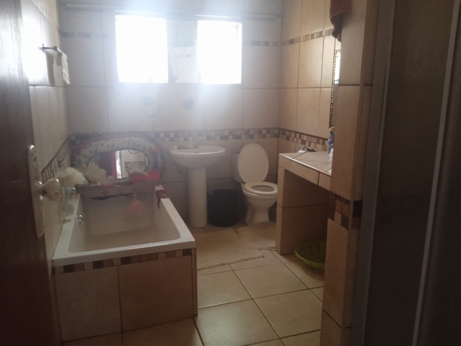 4 Bedroom Property for Sale in Leeudoringstad North West